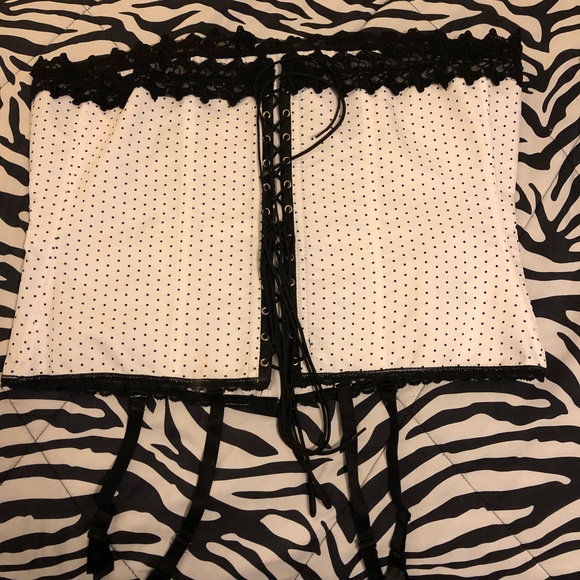 Fredericks of Hollywood white with blk polka dots corset. Size 42. - Picture 3 of 13